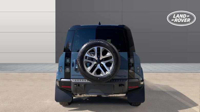 Land Rover Defender 3.0 D250 X-Dynamic HSE 90 3dr Auto Diesel Estate
